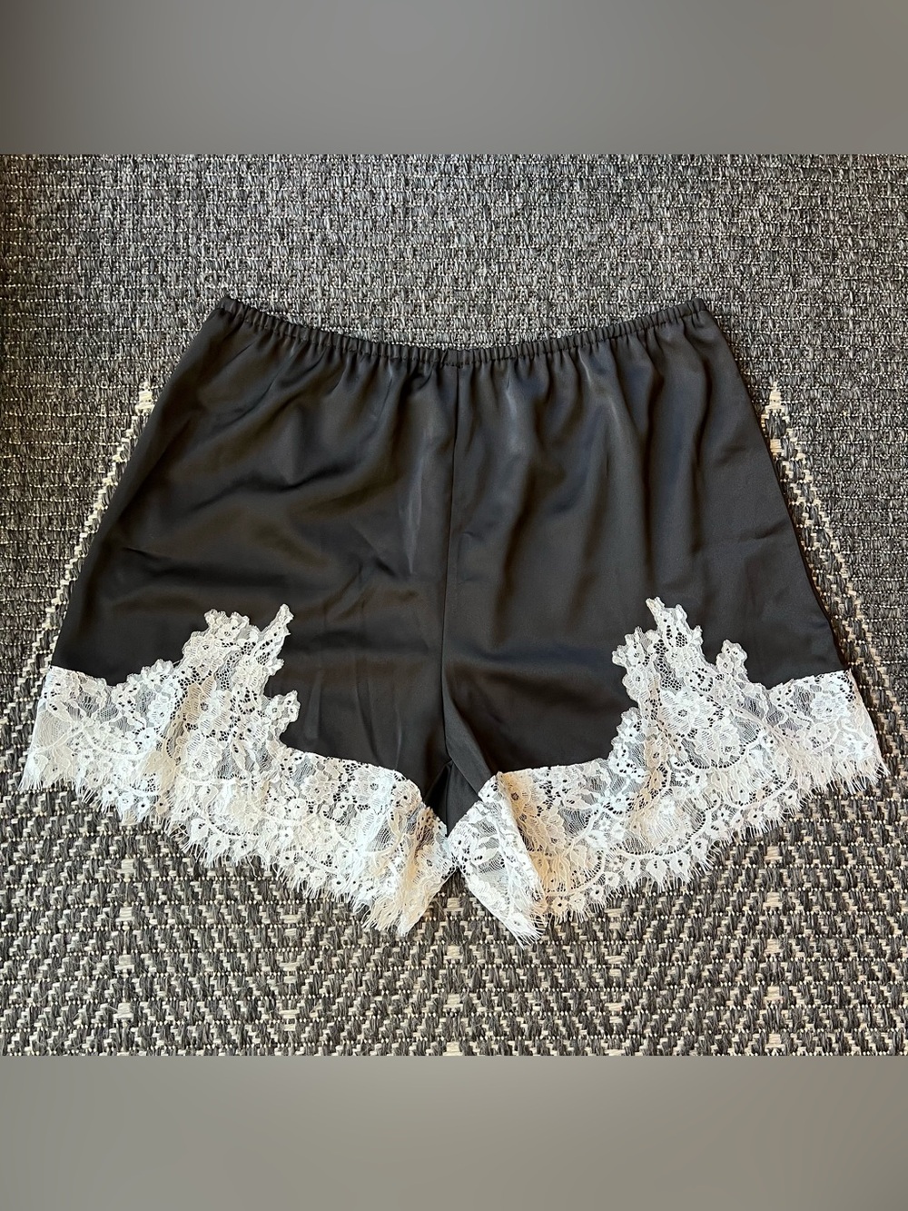 NEW SheIn Black Satin Lace trim dressy shorts women Large elastic waist pull-on